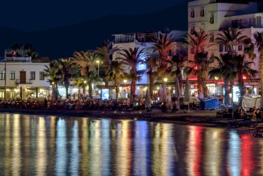 Bodrum, Türkiye, 26 Mayıs 2010: barlar sokağı, plaj ve avuç içi