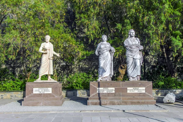 Bodrum, Turcja, 27 maja 2010: posągi Herodotos, Bylica i — Zdjęcie stockowe