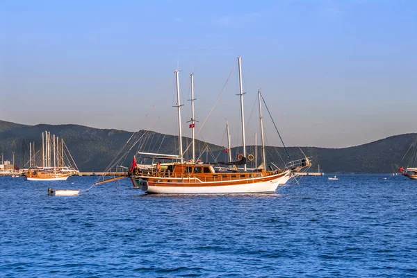 Bodrum, Turkey, 28 May 2010: Sailboats at Aegean Sea — Stock Photo, Image