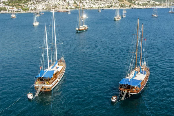 Bodrum, Turkey, 30 May 2010: Sailboats in Agean Sea on Sunny Day — Stock Photo, Image