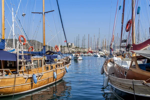 Bodrum, Türkiye, 31 Mayıs 2010: Bodrum Marina ve Bodrum Kalesi zekâ