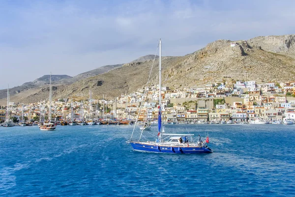 Kalymnos Island, Grekland; 22 oktober 2010: Bodrum Cup tävlingarna, Gule — Stockfoto