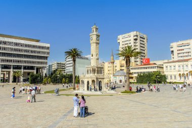Izmir, Türkiye, 23 Mayıs 2008: Konak Meydanı'nda Saat Kulesi
