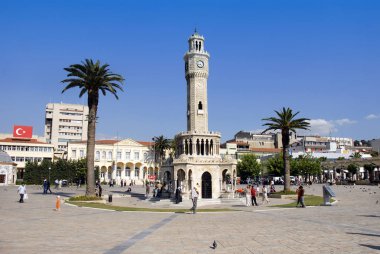 Izmir, Türkiye, 23 Mayıs 2008: Konak Meydanı'nda Saat Kulesi