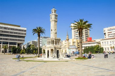 Izmir, Türkiye, 23 Mayıs 2008: Konak Meydanı'nda Saat Kulesi