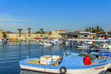 Izmir, Türkiye, 3 Nisan 2010: yelkenli ile Sığacık Marina