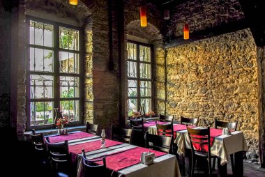 Izmir, Türkiye, 1 Nisan 2010: Restoran, Abacıoğlu Han Anafar,