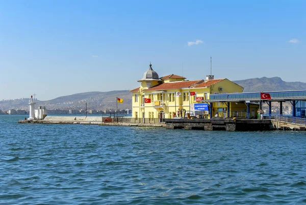 Izmir, Türkiye, 23 Mayıs 2008: gemi liman inşa Pasaport,