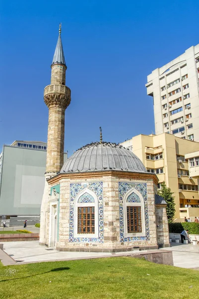 Izmir, Turquia, 23 de maio de 2008: Mesquita Yali na Praça Konak — Fotografia de Stock