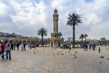 Izmir, Türkiye, 28 Mart 2010: Konak Meydanı'nda Saat Kulesi