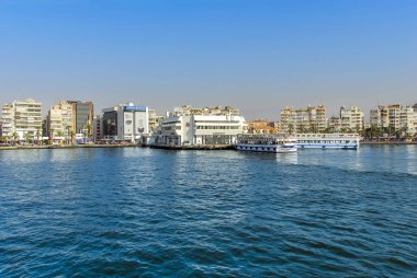 Izmir, Türkiye, 27 Mart 2010: gemi Karşıyaka bağlantı noktası