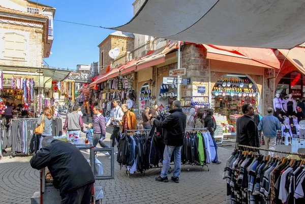 Izmir, Turquia, 27 Março 2010: Market Place, Anafartalar Street a — Fotografia de Stock