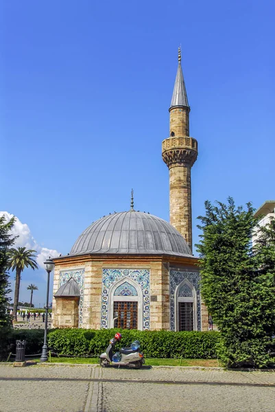 Izmir, Turquia, 29 de março de 2010: Mesquita Yali em Konak — Fotografia de Stock