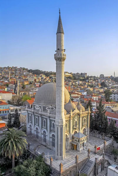 Izmir, Turquia, 31 de março de 2010: Mesquita Salepcioglu em Kemeralti — Fotografia de Stock