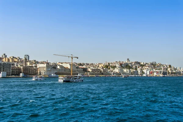 Istambul, Turquia, 23 de agosto de 2018: Tophane and Ship — Fotografia de Stock