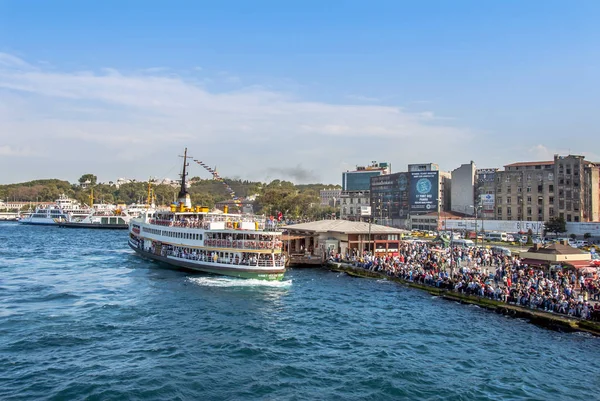 Istanbul, Turecko, 23 srpna 2018: Sirkeci loď Port — Stock fotografie