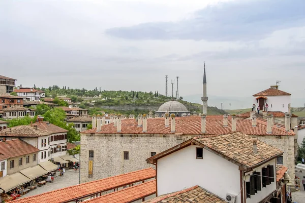Карабук, Турция, 23 мая 2013 г.: Исторические особняки, вид на город Са — стоковое фото
