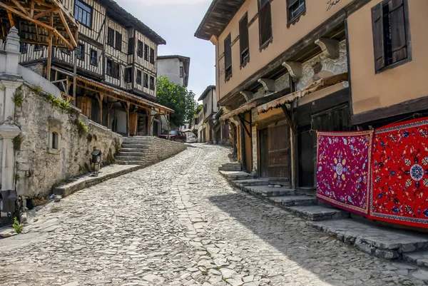 Karabuk, Turquía, 24 de mayo de 2013: Mansiones históricas, Street View of —  Fotos de Stock