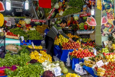 Bursa, Türkiye, 29 Nisan 2012: Saltanat kapı, Manav