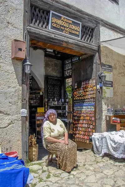 Karabuk, Туреччина, 22 травня 2013: історичний особняки магазин, Йорук подарунків — стокове фото