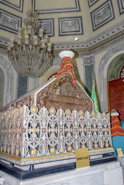 Bursa, Türkiye, 29 Nisan 2012: Osman Gazi Türbesi veya Osman ben, die