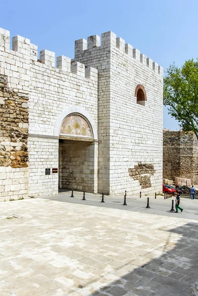 Bursa, Türkiye, 29 Nisan 2012: Yer kapı