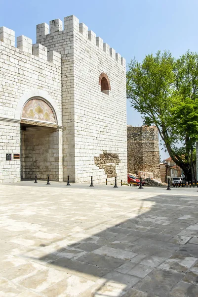 Bursa, Türkiye, 29 Nisan 2012: Yer kapı