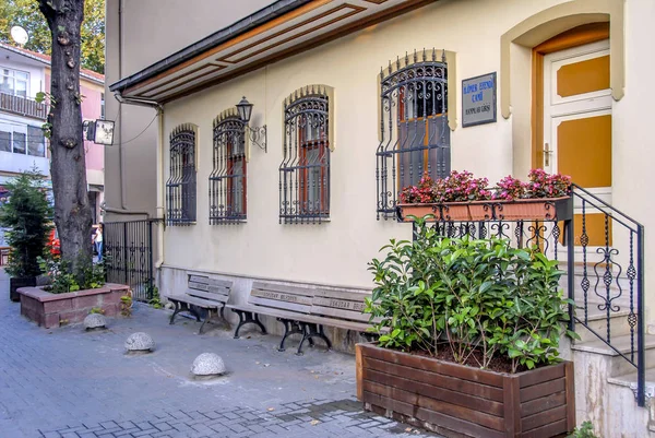 Istambul, Turquia, 20 de agosto de 2015: Mesquita Haci Omer Efendi, Cenge — Fotografia de Stock