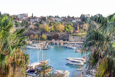 Antalya, Türkiye, 18 Aralık 2010: yelkenli ile Antalya Marina
