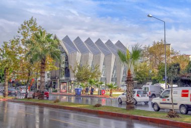 Antalya, Türkiye, 16 Aralık 2010: Güzelyalı palm ile sokak