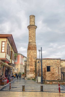 Antalya, Türkiye, 16 Aralık 2010: eski Antalya evleri ve Camii