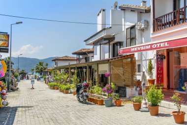 Muğla, Türkiye, 3 Haziran 2012: Gökova Körfezi, Akyaka Cafe