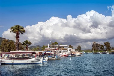 Muğla, Türkiye, 24 Mayıs 2012: Azmak akışı, Gökova Körfezi, A, tekneler