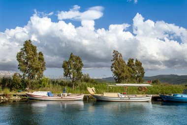 Muğla, Türkiye, 24 Mayıs 2012: Azmak akışı, Gökova Körfezi, A, tekneler