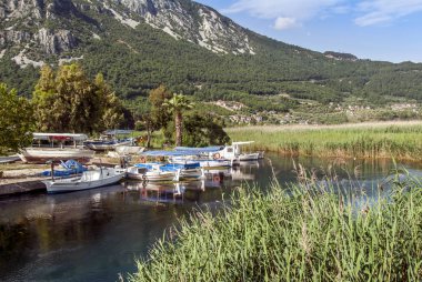 Muğla, Türkiye, 24 Mayıs 2012: Azmak akışı, Gökova Körfezi, A, tekneler