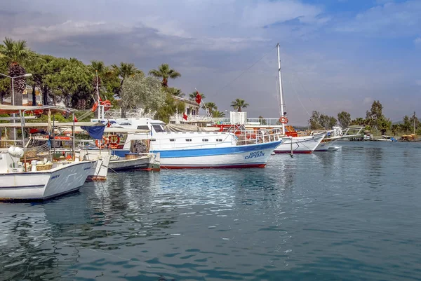 Mugla, Turchia, 14 maggio 2012: Barche a Azmak Stream, Gokova Bay, A — Foto Stock