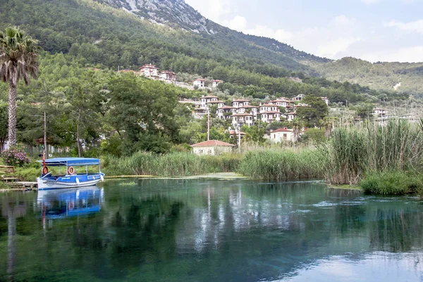 Mugla, Turkey, 14 May 2012: Boat at at Azmak Stream, Gokova Bay, Ak — стоковое фото