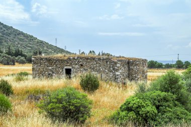 Bodrum, Türkiye, 28 Mayıs 2011: eski taş kilisede Köyü kızı