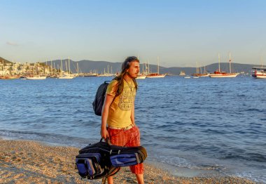 Bodrum, Türkiye, 21 Mayıs 2011: sahilde gitar gitarist