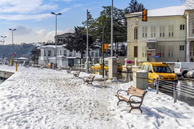 Istanbul, Türkiye, 26 Ocak 2010: boğaz, Emirgan, kar
