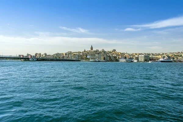 Istanbul, Türkiye, 11 Haziran 2007: Galata Köprüsü, Eminon