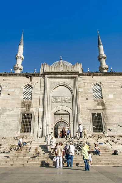 Istambul, Turquia, 11 de junho de 2007: Mesquita Yeni, Eminon — Fotografia de Stock