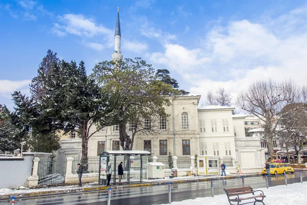 Istanbul, Türkei, 26. Januar 2010: Hamid-i evvel Moschee, Cinaral — Stockfoto