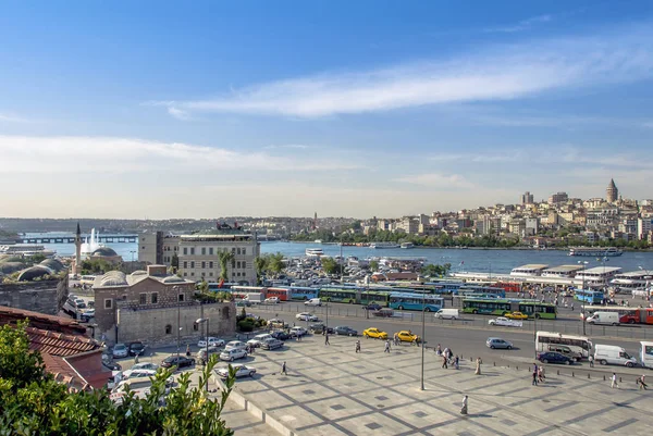 Istanbul, Turchia, 11 giugno 2007: Galata, Eminonu, Pera — Foto Stock