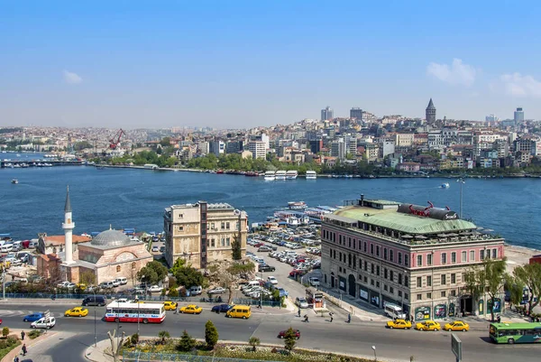 Istanbul, Türkiye, 25 Nisan 2006: Karaköy ve Eminönü