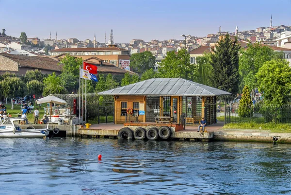 Istanbul, Turkey, 17 May 2015: Haskoy Ship Port, Golden Horn, Ha — Stock Photo, Image