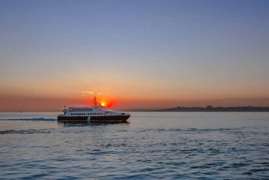 Istanbul, Türkiye, 1 Nisan 2006: şehir hatları vapur, Kadıköy
