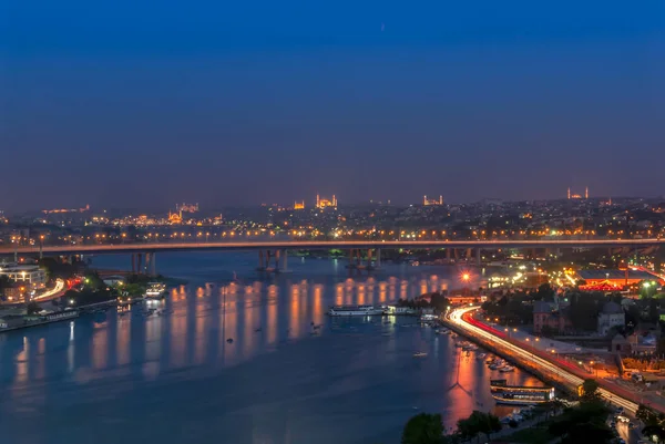 Istanbul, Türkiye, 23 Mayıs 2006: Haliç, Haliç, Eyüp, Pierlot