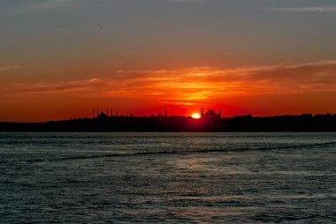İstanbul, Türkiye, 06 Temmuz 2006: Kadıköy'de gün batımı  