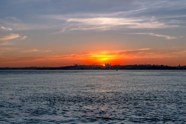 İstanbul, Türkiye, 06 Temmuz 2006: Kadıköy'de gün batımı  